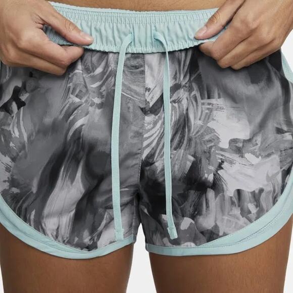 Nike Women's Brief-Lined Printed Tempo Running Shorts size XS (b17) NWOT - Picture 5 of 7